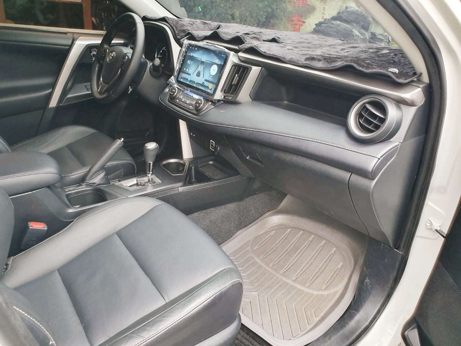 2018年TOYOTA RAV4💯 一手女用優質美車👍歲末寒冬迎春大放送~凡購車現折3萬~ 強力過件 協助辦理銀行貸款 LINE: goo5168 洽 0912-423-585 宋小姐  第6張相片