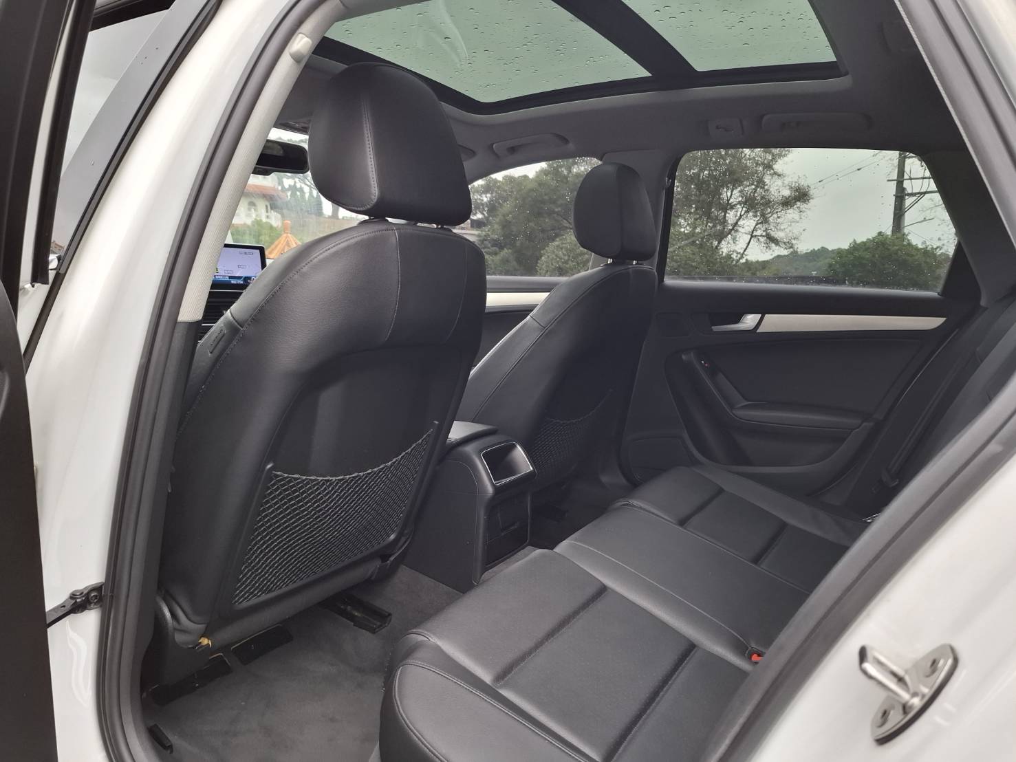 2013年奧迪A4 Avant 1.8 TFSI  手自排CVT8速 前輪驅動貸款專辦 強力過件洽:0912-423-585 宋小姐 😍LINE: goo5168  第7張相片