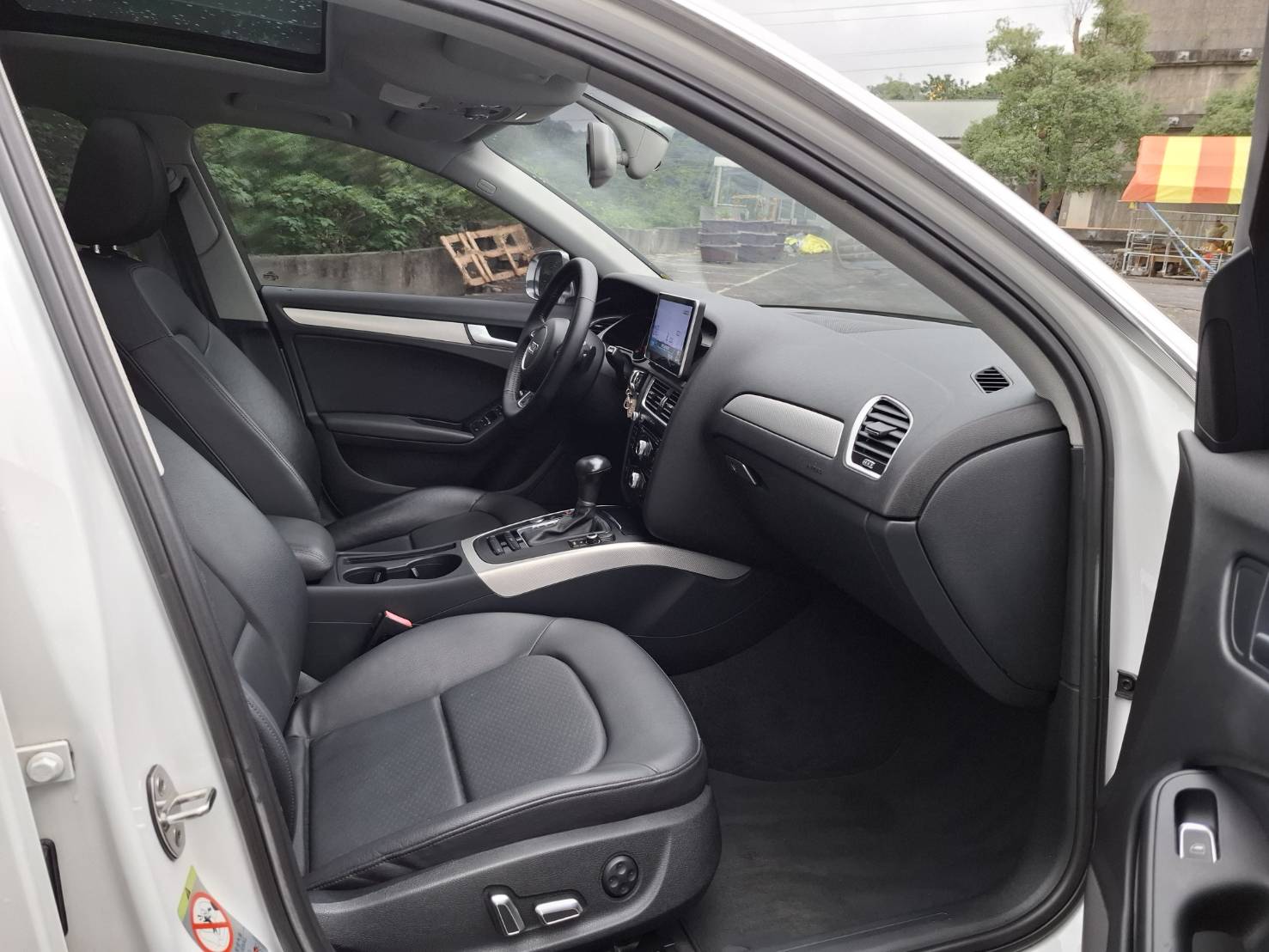 2013年奧迪A4 Avant 1.8 TFSI  手自排CVT8速 前輪驅動貸款專辦 強力過件洽:0912-423-585 宋小姐 😍LINE: goo5168  第8張相片