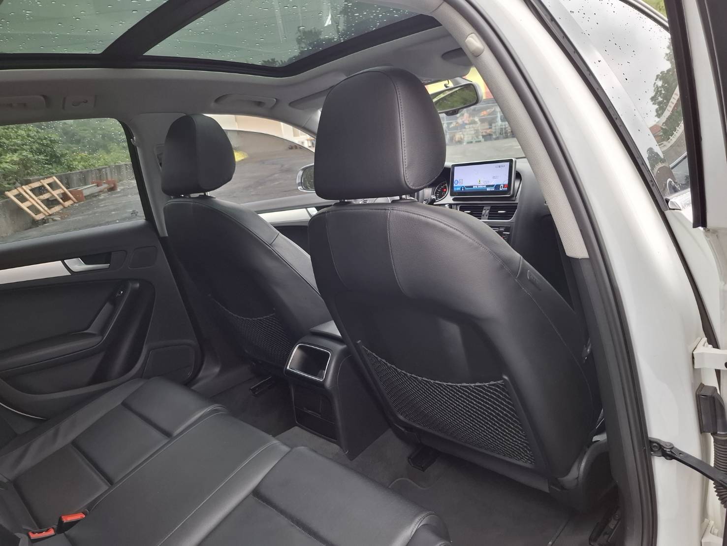 2013年奧迪A4 Avant 1.8 TFSI  手自排CVT8速 前輪驅動貸款專辦 強力過件洽:0912-423-585 宋小姐 😍LINE: goo5168  第9張相片