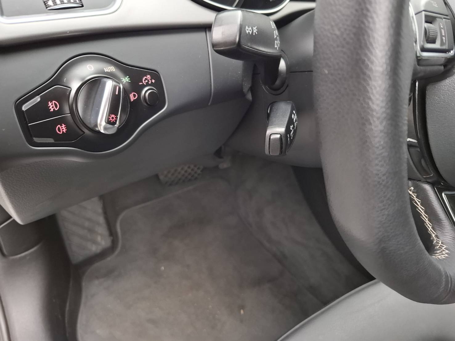 2013年奧迪A4 Avant 1.8 TFSI  手自排CVT8速 前輪驅動貸款專辦 強力過件洽:0912-423-585 宋小姐 😍LINE: goo5168  第10張相片