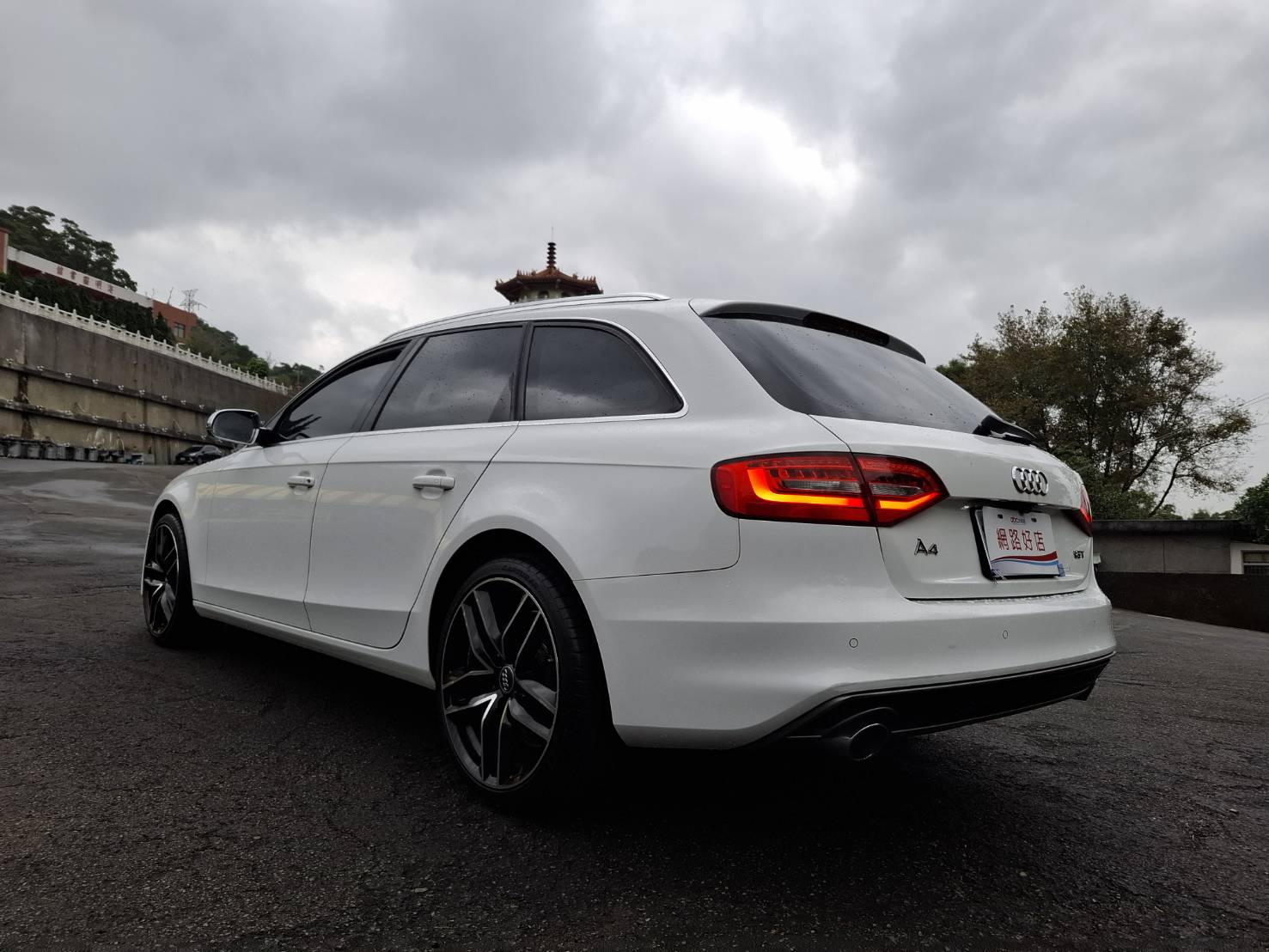 2013年奧迪A4 Avant 1.8 TFSI  手自排CVT8速 前輪驅動貸款專辦 強力過件洽:0912-423-585 宋小姐 😍LINE: goo5168  第13張相片