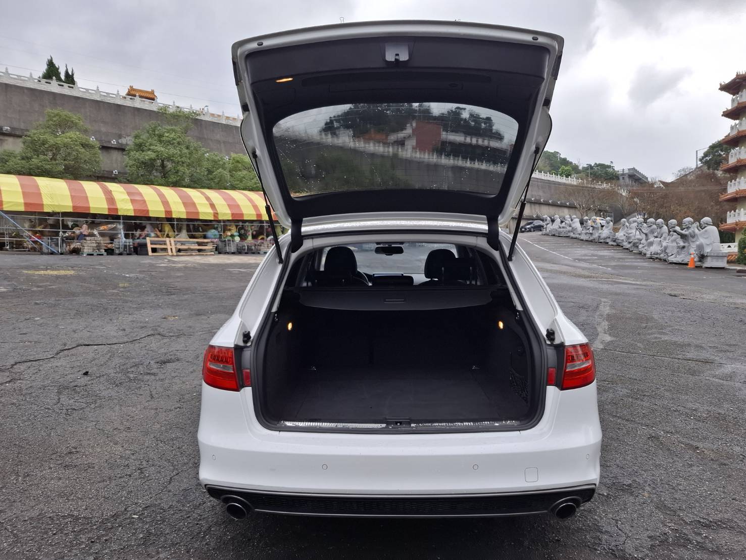 2013年奧迪A4 Avant 1.8 TFSI  手自排CVT8速 前輪驅動貸款專辦 強力過件洽:0912-423-585 宋小姐 😍LINE: goo5168  第14張相片