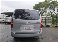 2018 HYUNDAI STAREX 2.5 柴油｜8人座 銀色・實在・耐用，就是生財工具 歡迎私訊 / 電洽預約看車LINE：goo5168  洽詢電話：0912423585 宋小姐貸款專辦，強力過件   第13張縮圖