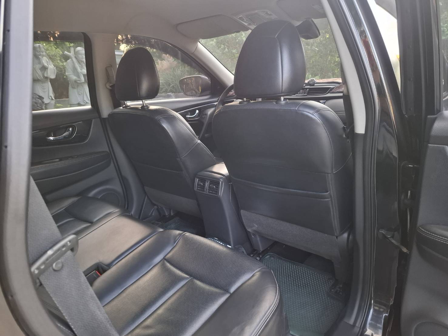 2022年 NISSAN X-TRAIL 智行版  只跑 9.3萬公里，黑色外觀，時尚又動感！歡迎私訊 / 電洽預約看車 LINE：goo5168 洽詢電話：0912423585 宋小姐 貸款專辦，強力過件！  第7張相片