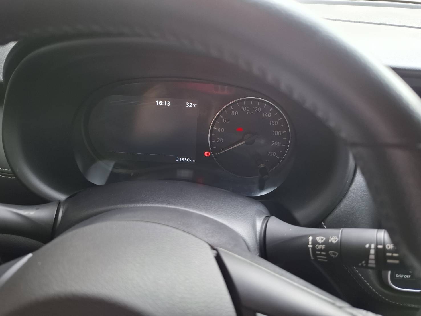 2023年 NISSAN KICKS 旗艦版 白色車身  黑色內裝  經典又時尚 歡迎預約賞車LINE：goo5168 洽詢電話：0912423585 宋小姐 貸款專辦 強力過件  第4張相片