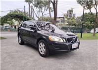 2012年 VOLVO XC60 T5 旗艦版 渦輪增壓動力 順暢好開 推力飽滿 典雅黑外觀 質感內裝 舒適寬敞 歡迎預約賞車 LINE：goo5168 洽詢電話：0912423585 宋小姐  第2張縮圖