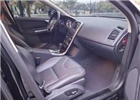2012年 VOLVO XC60 T5 旗艦版 渦輪增壓動力 順暢好開 推力飽滿 典雅黑外觀 質感內裝 舒適寬敞 歡迎預約賞車 LINE：goo5168 洽詢電話：0912423585 宋小姐  第6張縮圖