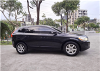 2012年 VOLVO XC60 T5 旗艦版 渦輪增壓動力 順暢好開 推力飽滿 典雅黑外觀 質感內裝 舒適寬敞 歡迎預約賞車 LINE：goo5168 洽詢電話：0912423585 宋小姐  第10張縮圖