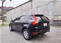 2012年 VOLVO XC60 T5 旗艦版 渦輪增壓動力 順暢好開 推力飽滿 典雅黑外觀 質感內裝 舒適寬敞 歡迎預約賞車 LINE：goo5168 洽詢電話：0912423585 宋小姐  第11張縮圖