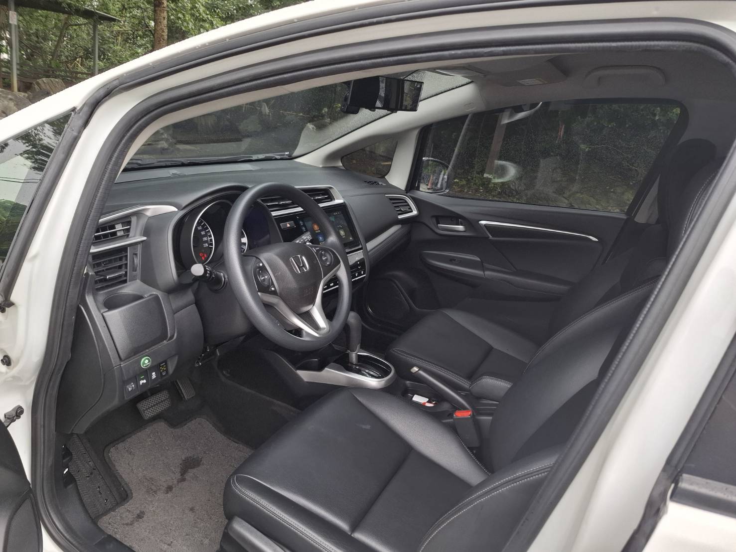 2021 HONDA FIT S 一部滿足日常 休閒工作需求的全能小鋼炮 歡迎預約賞車  LINE goo5168 洽: 0912423585宋小姐 貸款專辦 強力過件  第7張相片