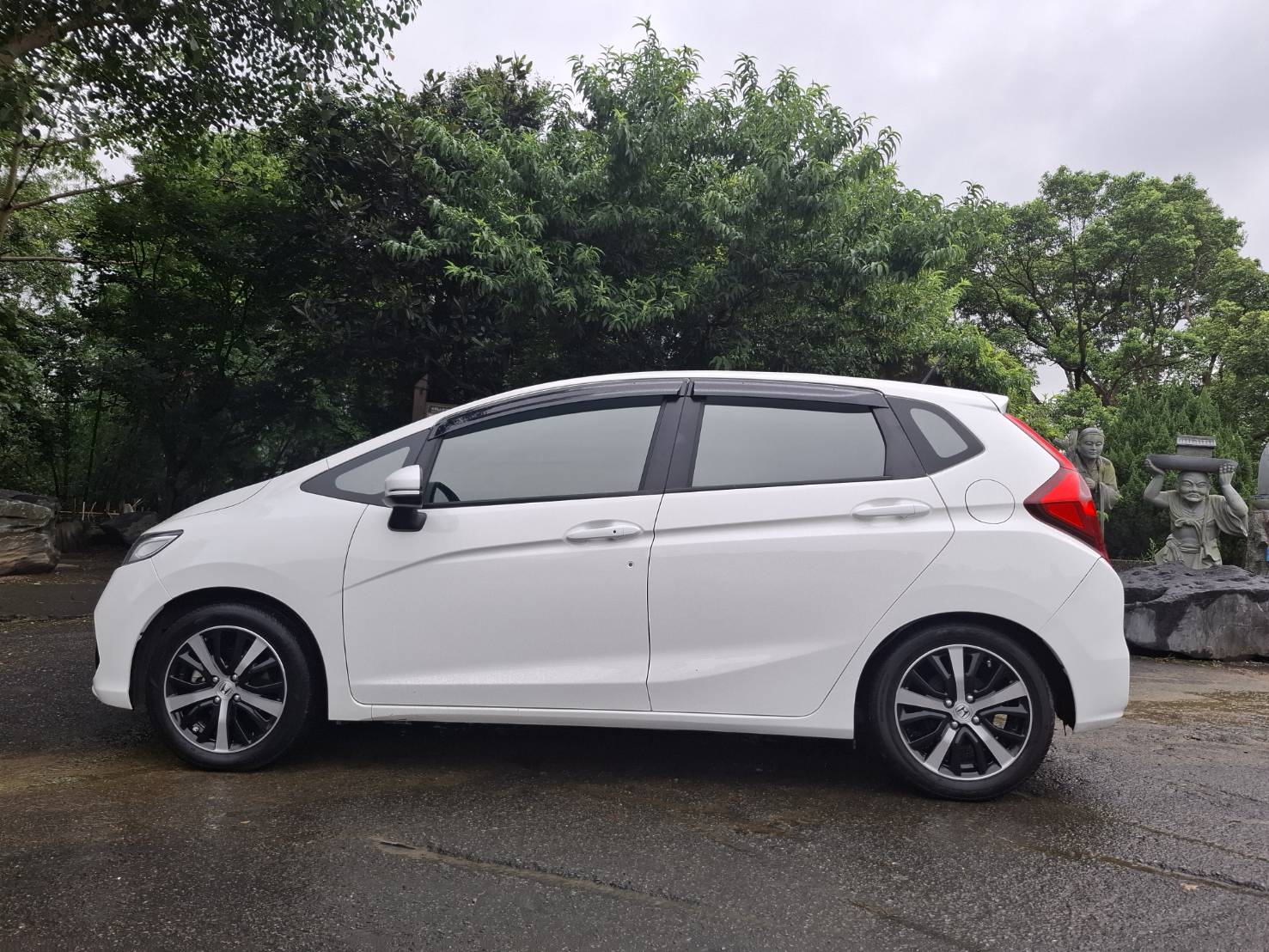 2021 HONDA FIT S 一部滿足日常 休閒工作需求的全能小鋼炮 歡迎預約賞車  LINE goo5168 洽: 0912423585宋小姐 貸款專辦 強力過件  第13張相片