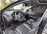2018 HONDA CR-V  全景天窗 超大空間後座不壓迫 電動椅 恆溫空調 ACC 主動跟車 循跡防滑 ABS 電尾門  歡迎預約賞車LINE：goo5168 洽詢電話：0912423585 宋小姐 貸款專辦 強力過件   第5張縮圖