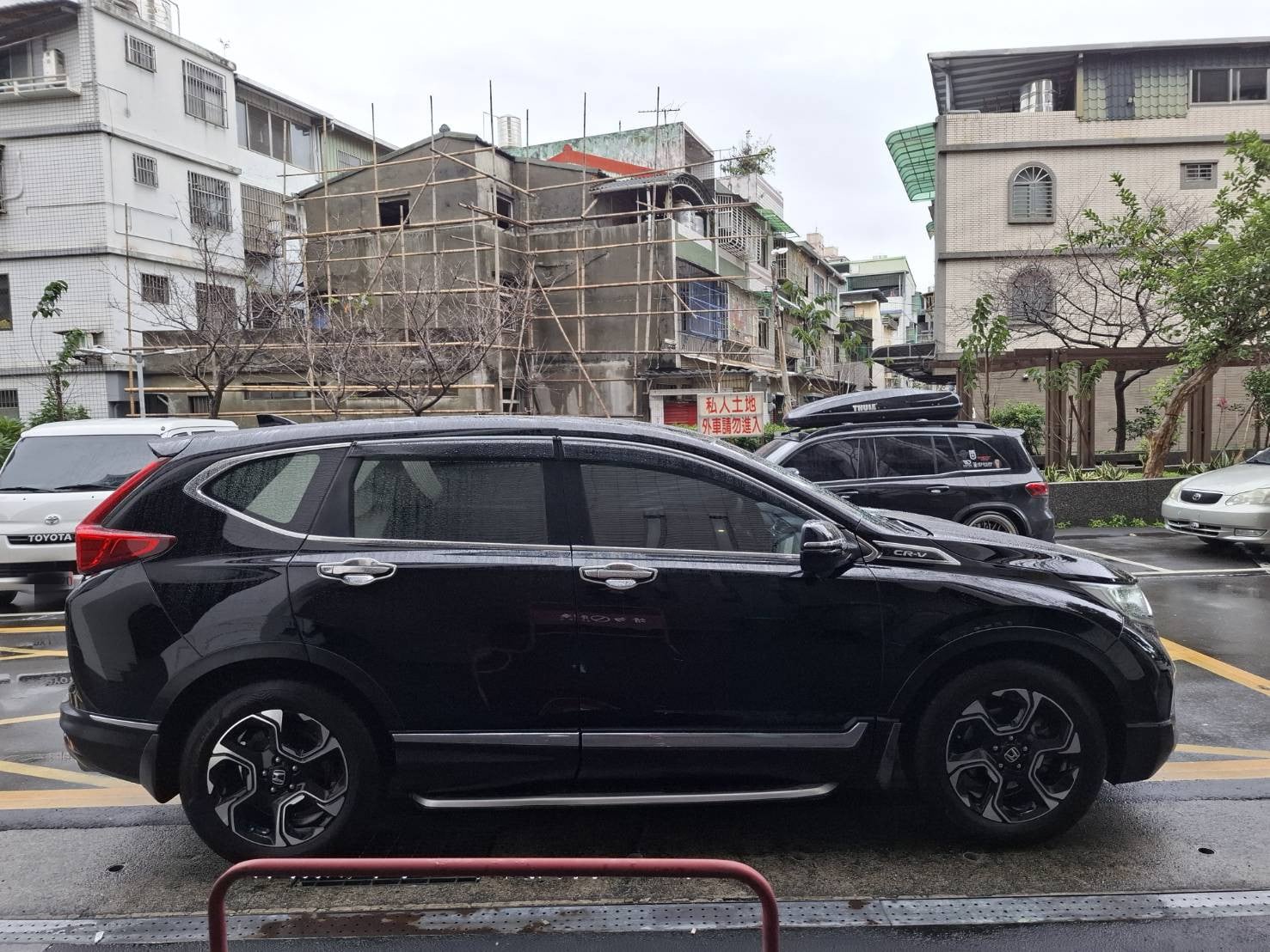 2018 HONDA CR-V  全景天窗 超大空間後座不壓迫 電動椅 恆溫空調 ACC 主動跟車 循跡防滑 ABS 電尾門  歡迎預約賞車LINE：goo5168 洽詢電話：0912423585 宋小姐 貸款專辦 強力過件   第12張相片