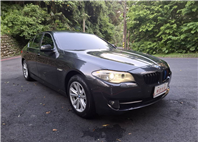  2010BMW 523i 豪華房車 2.5L直列六缸 運轉細膩 動力順暢  黑色內裝 豪華質感滿分 雙區恆溫空調 電動座椅 I-Drive多媒體系統 不用百萬就能圓夢 LINE goo5168 電話：0912 423 585宋小姐  第2張縮圖