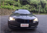  2010BMW 523i 豪華房車 2.5L直列六缸 運轉細膩 動力順暢  黑色內裝 豪華質感滿分 雙區恆溫空調 電動座椅 I-Drive多媒體系統 不用百萬就能圓夢 LINE goo5168 電話：0912 423 585宋小姐  第9張縮圖