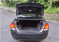  2010BMW 523i 豪華房車 2.5L直列六缸 運轉細膩 動力順暢  黑色內裝 豪華質感滿分 雙區恆溫空調 電動座椅 I-Drive多媒體系統 不用百萬就能圓夢 LINE goo5168 電話：0912 423 585宋小姐  第10張縮圖