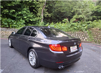  2010BMW 523i 豪華房車 2.5L直列六缸 運轉細膩 動力順暢  黑色內裝 豪華質感滿分 雙區恆溫空調 電動座椅 I-Drive多媒體系統 不用百萬就能圓夢 LINE goo5168 電話：0912 423 585宋小姐  第13張縮圖