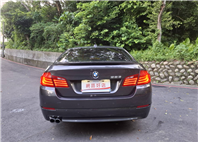  2010BMW 523i 豪華房車 2.5L直列六缸 運轉細膩 動力順暢  黑色內裝 豪華質感滿分 雙區恆溫空調 電動座椅 I-Drive多媒體系統 不用百萬就能圓夢 LINE goo5168 電話：0912 423 585宋小姐  第14張縮圖