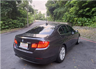  2010BMW 523i 豪華房車 2.5L直列六缸 運轉細膩 動力順暢  黑色內裝 豪華質感滿分 雙區恆溫空調 電動座椅 I-Drive多媒體系統 不用百萬就能圓夢 LINE goo5168 電話：0912 423 585宋小姐  第15張縮圖