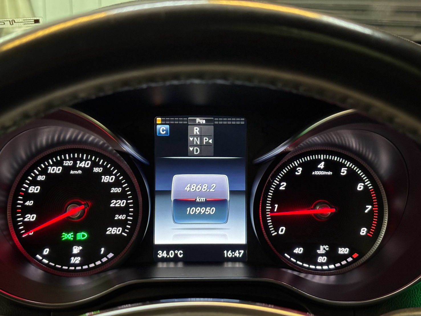 2016 GLC250 2.0L 里程11萬 售價95.8萬  第5張相片
