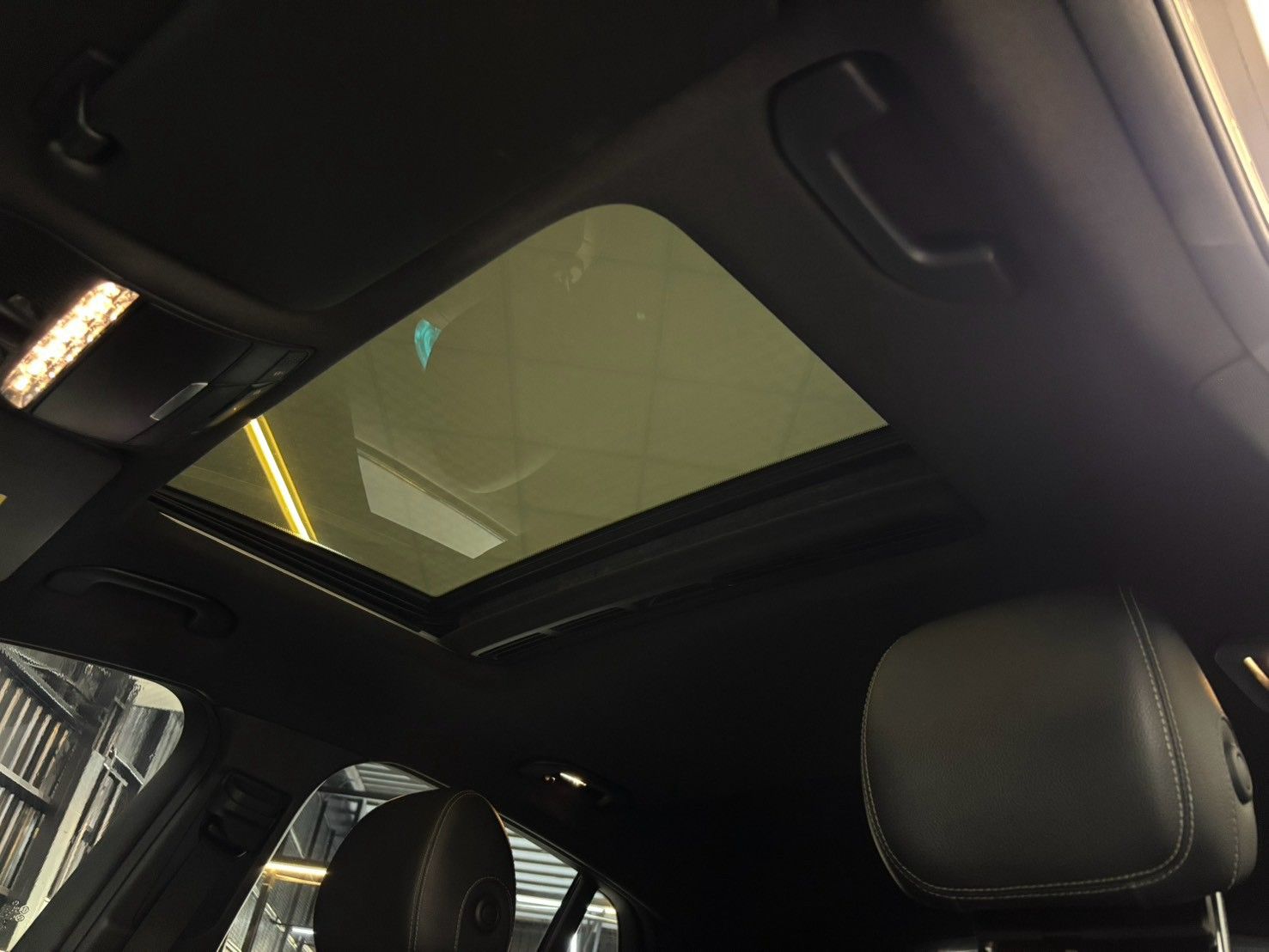 2016 GLC250 2.0L 里程11萬 售價95.8萬  第6張相片