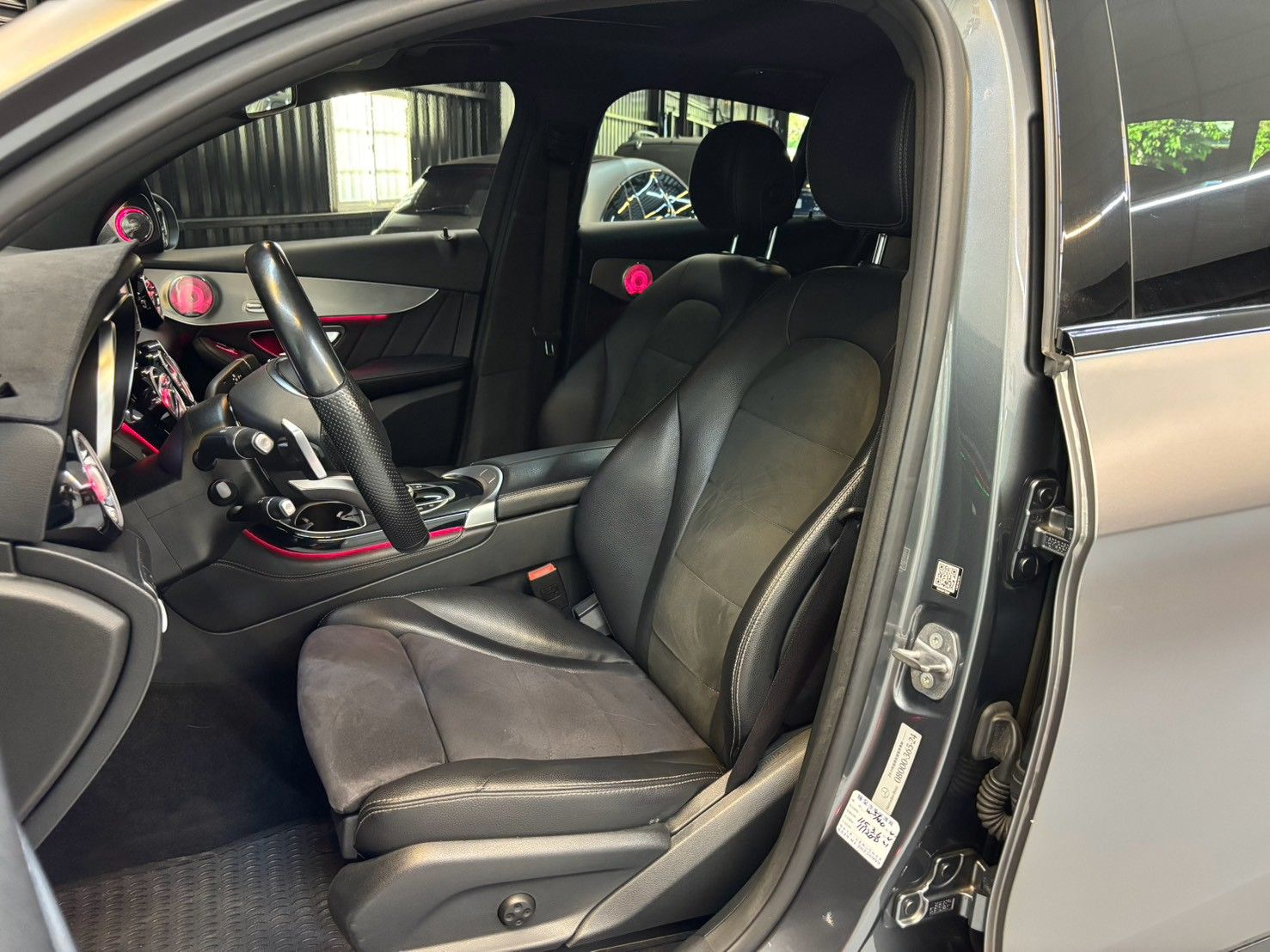 2016 GLC250 2.0L 里程11萬 售價95.8萬  第10張相片