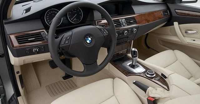 2008 BMW 5 Series 550i  第8張相片