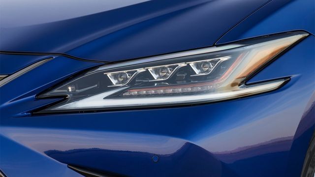 2021 Lexus ES 250 F Sport  第3張相片