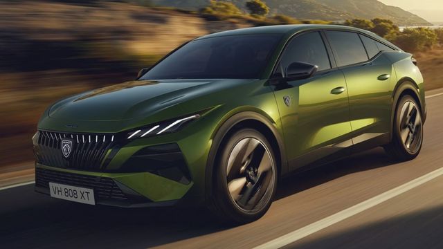 2027 Peugeot 408 Hybrid 1.2 GT  第3張相片