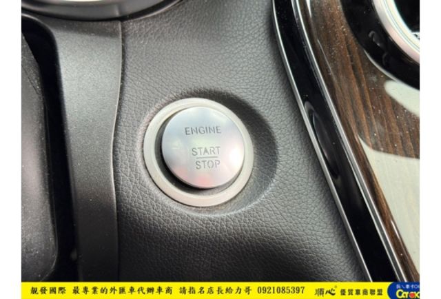 BENZ GLC300 2018年 2.0 黑 5981  第11張相片