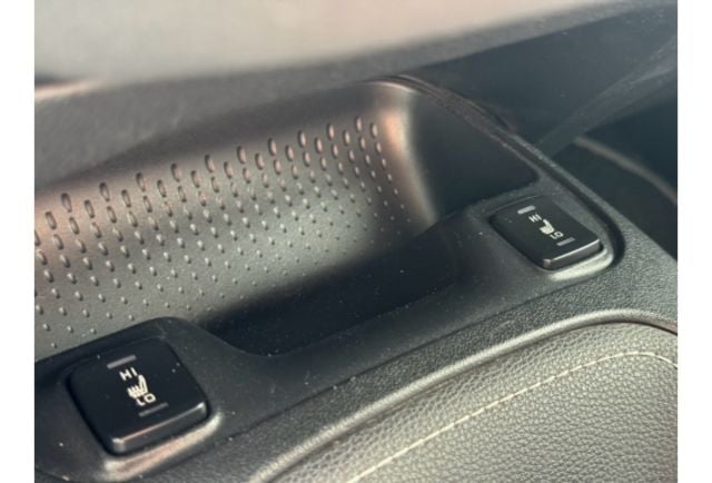 Toyota AURIS  第7張相片