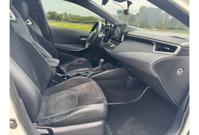 Toyota AURIS  第9張相片