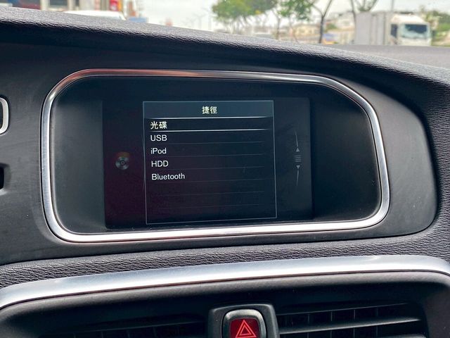 VOLVO富豪 V40  第12張相片