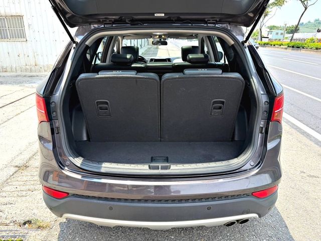 HYUNDAI現代 SANTA FE  第3張相片