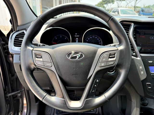 HYUNDAI現代 SANTA FE  第4張相片