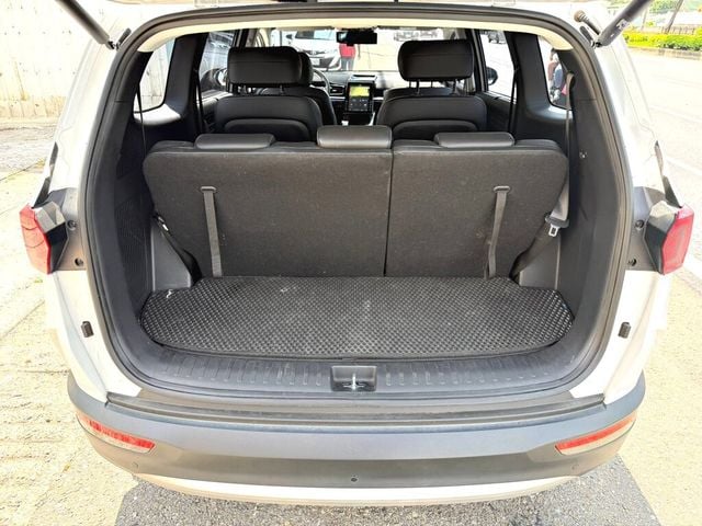 HYUNDAI現代 CUSTIN  第3張相片