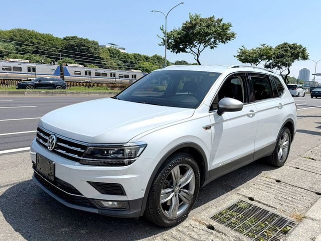 VOLKSWAGEN福斯 TIGUAN  第1張相片