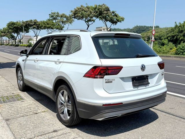 VOLKSWAGEN福斯 TIGUAN  第2張相片