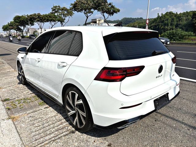 VOLKSWAGEN福斯 GOLF  第2張相片