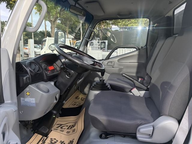 Hino 300  第1張相片