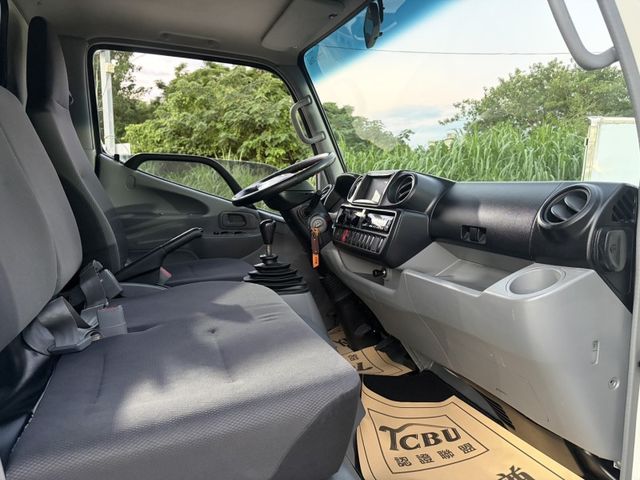 Hino 300  第2張相片