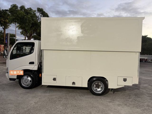 Hino 300  第11張相片