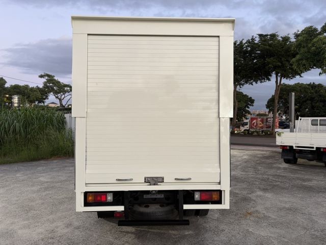 Hino 300  第12張相片