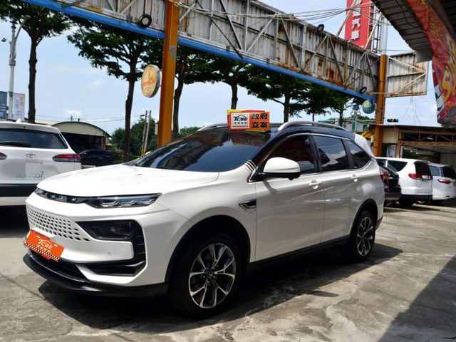 Luxgen URX  第4張相片