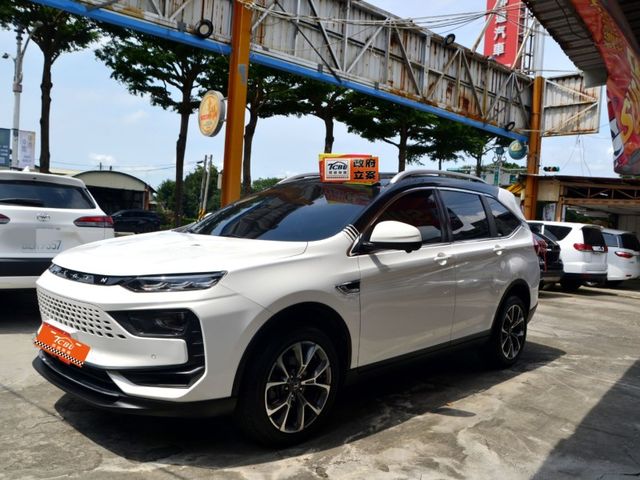 Luxgen URX  第6張相片