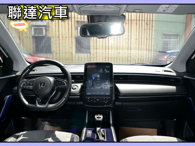 Luxgen URX  第11張相片
