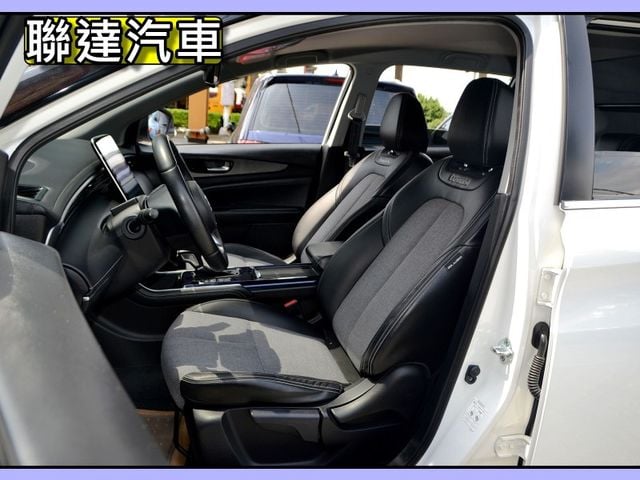 Luxgen URX  第12張相片