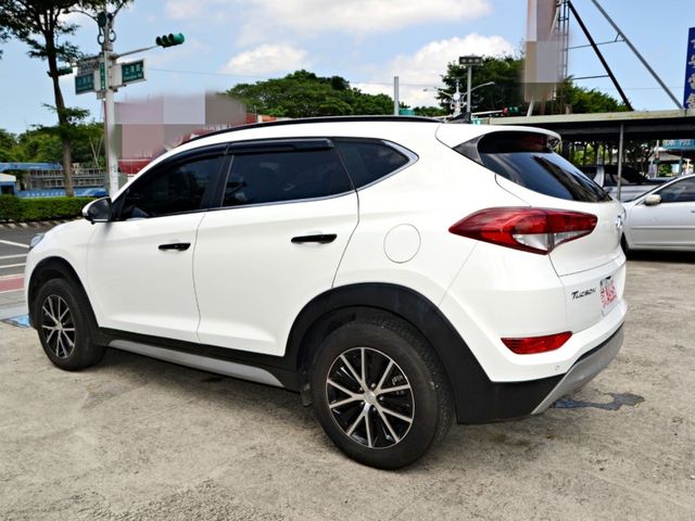 Hyundai Tucson  第8張相片