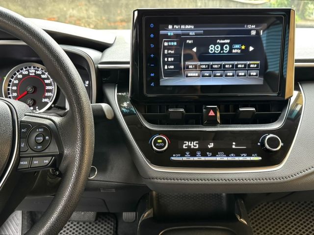 Toyota ALTIS  第20張相片